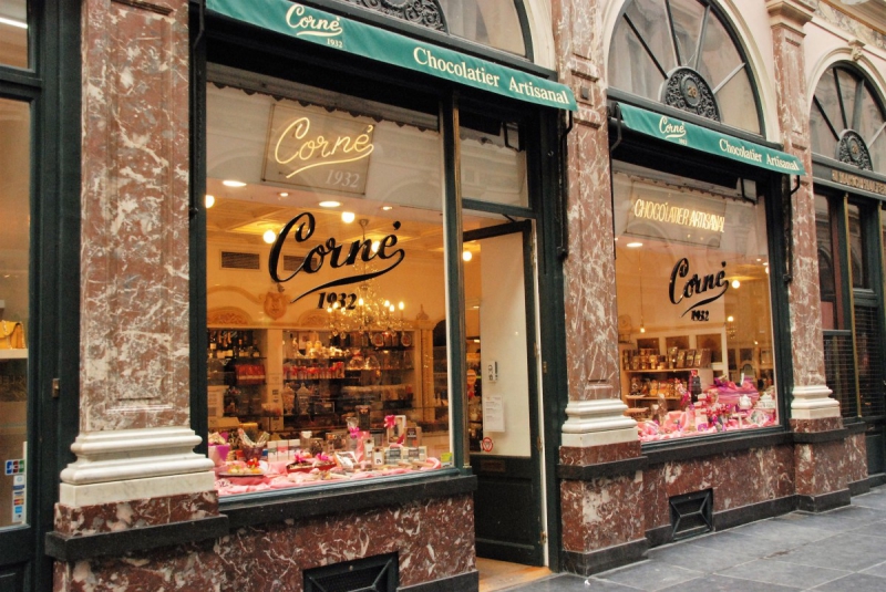 patisserie-GREOLIERES-min_chocolate_chocolaterie_shop_luxury_chic_gallery_brussels_belgium-558146